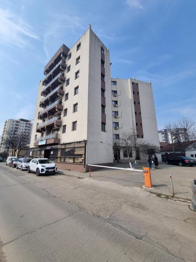 Central & Comfy, Peaceful Apt In Ιάσιο Εξωτερικό φωτογραφία