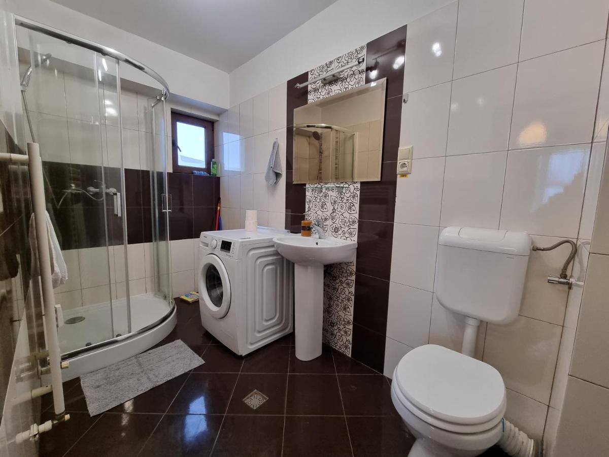 Central & Comfy, Peaceful Apt In Ιάσιο Εξωτερικό φωτογραφία